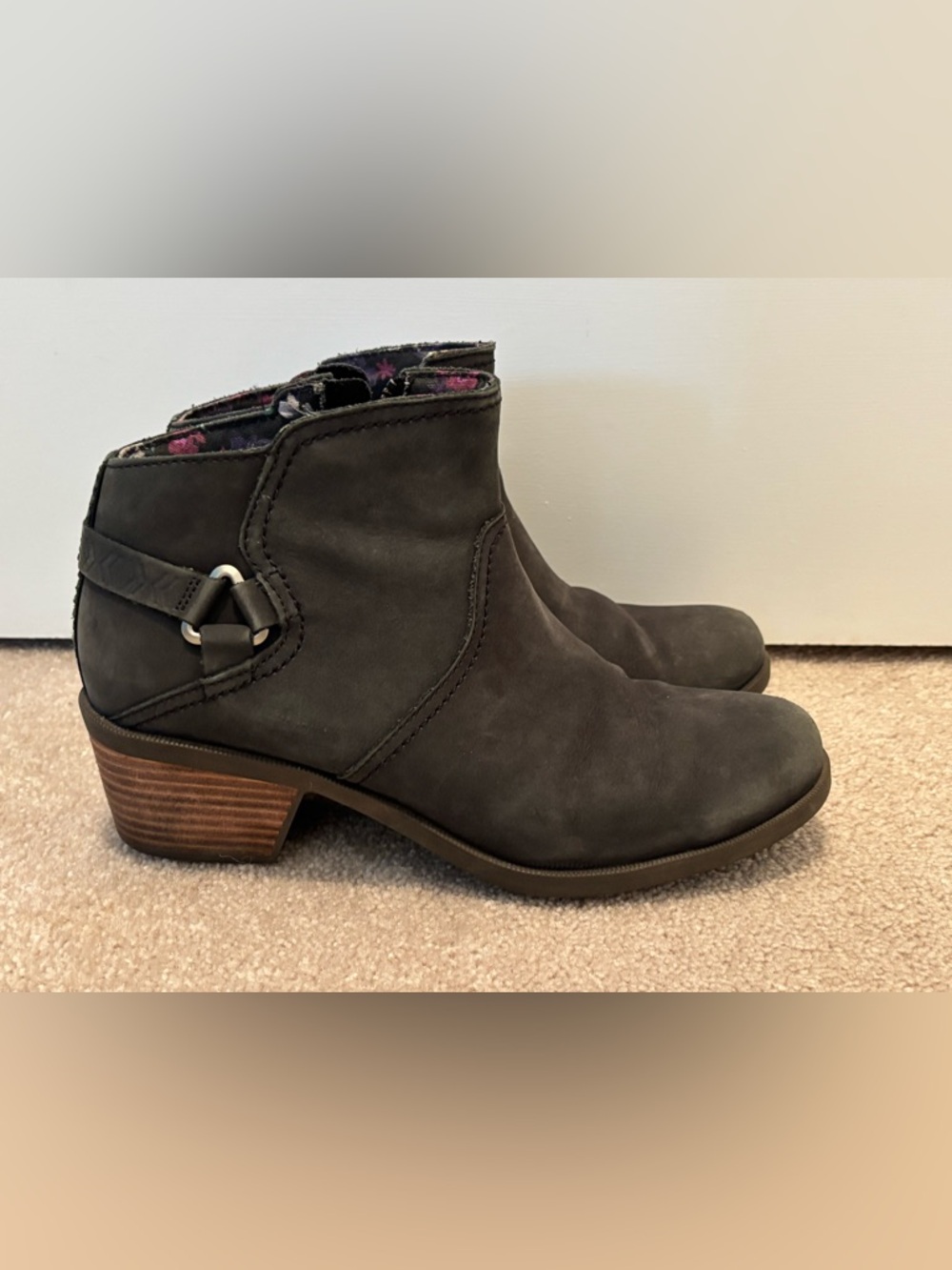 Teva Foxy Women’s 9.5 Leather Ankle Boots Zip Classic Casual Chelsea Style